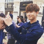 학원에서 첨본남자애가 날보고웃었음ㅋ