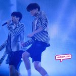 [카이] 종인이 럽<b>미라</b>잇 반바지 입었어