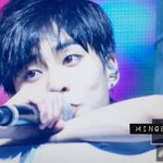 [시우민] 공연 중 벽 뚫은 시우민;;; 