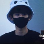 [EXO] 찬열이 <b>벙거지</b>쓰고 입국해요~~