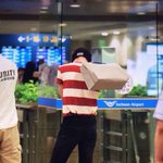 [카이] 인어들 오늘 공항 종인이 <b>피지컬</b> 봐