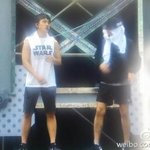 [EXO] 됴줌이 백현이를 <b>다리살</b>로 까네 ㄷㄷ