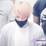[백현] 오늘자 백<b>현</b> <b>오빠</b>어깨 