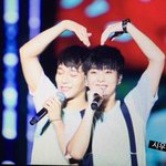 [시우민] 동생이랑 하트도 <b>절묘</b>하게 만들었 ㅋㅋㅋ(시우민)