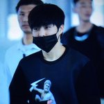 [시우민] 시우민이 입은 티가 뭔가 ㅇㅅㅇ