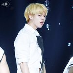 [인피니트] 우현_살짝_보이는_복근.<b>jpg</b>