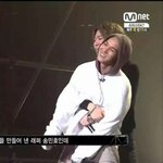 [팬픽] 사생활은 없고 모두 보여<b>지지</b>