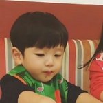 [EXO] 얘들아 미안한데 <b>이</b> <b>애기</b> 누군지 알아?