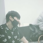 [시우민] 분위기 쩌는 시우민 공항사진 