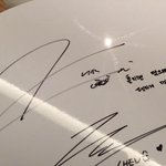 [카이] 흘리면 닦으면 되니까 편하게 먹어요(하트)