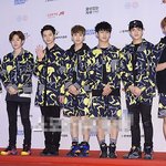 아이돌 무대의상 vs <b>사복</b>패션