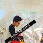 [시우민] 퇴근길에 팬분 말 듣고 웃는 시우민 ㅋㅋㅋㅋㅋㅋㅋㅋㅋ