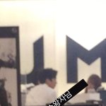 [시우민] 근데 시우민 흰<b>셔츠</b>는 뭐지 ㅇㅅㅇ??
