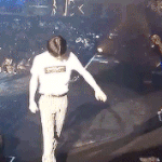 [EXO] ㅁㅊ세훈이가 팬한테 <b>야광</b>봉주워줌ㅜㅜ