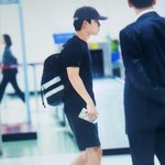 [EXO] <b>위대</b>하신 됴배우프리뷰왔다 꿇어