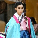 사복이 어색한 김소은