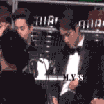 [EXO] 이게 원본이고 그냥 옷정리하고 귓속말하는거야