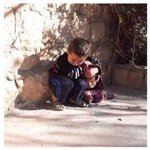 [유머북] 시리아전쟁 : 동생을 지키는 오빠 