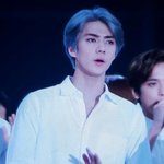 [EXO] <b>촉촉</b> 입술 쉐훈이