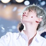 [백현] 백현이 <b>목선</b>을 누~~려~ㅠ