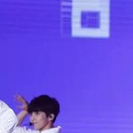 [시우민] 시우민 다리 <b>보소</b>ㅇㅅㅇ;;