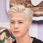 요상한 포즈 잘 취하는 <b>잭슨</b>