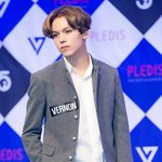 [EXO] <b>버논</b>이 진짜 잘생기긴함ㅋㅋ