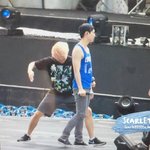 [EXO] 이거 가운데 <b>뚱땡</b>이 누구냐