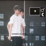 [EXO] 디오와 카이 다리 <b>굵기</b>차이ㄷㄷㄷ
