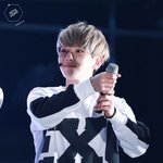 [백현] 오크<b>밸리</b> 리즈 찍은 백현이