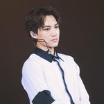 [카이] 오늘보고 심장 멎을뻔한 종인이 사진 날짜좀ㅜㅠ