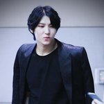 男아이돌의 <b>시크</b>한 블랙 패션