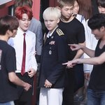 [방탄소년단] 이 사진에는 엄청난 <b>발림</b>포인트가 존재함;;;