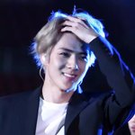 [EXO] <b>머리</b>카락 진짜 길다 좀 다듬어주지