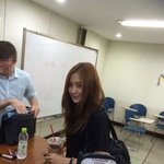 캠퍼스에서 <b>포착</b>된 아이돌들