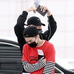 [EXO] 백현이는 언제부터 공항에서 하트 날렸냐