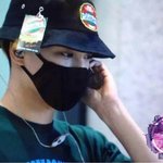 [EXO] 카이 모자에 <b>택</b>뭐냐ㅋㅋㅋ