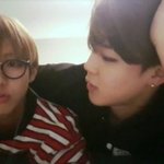 [방탄소년단] 얘 <b>아이라인</b> 미친거아님?;;