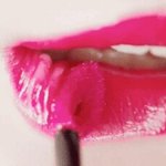 [드루와] 너네 화장품매장에서 립제품바를때 어떻게 발라?