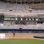 [EXO] 경사 <b>지린</b>다 진짜 대박 ㅋㅋ 무서워서 밑에 못내려다