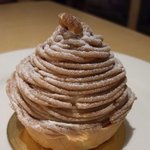 가을이 <b>제철</b>인 몽블랑 케이크