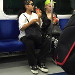 [대박신기해] 나 지하철에서 <b>애쉬비</b>랑 트루디봄 ㅋㅋㅋ