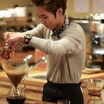 男아이돌과 앞치마의 훈훈한 <b>조화</b>