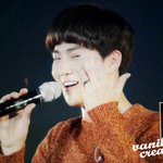 [EXO] 이 사진이 준면이가 <b>에리</b>랑 커플링 맞췄다는 사진임