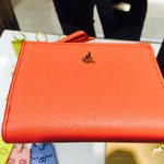 [여자지갑] 엄마가 지갑사주신다는데 이거이상해요??