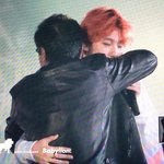 [EXO] 수만사장님 백현이랑 격한<b>포옹</b>