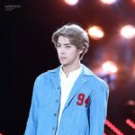 [EXO] 이 머리만 지금 <b>몇</b> <b>달</b> 본거같은데 헤디년 나와