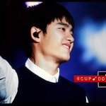 [EXO] 디오 턱이 <b>최홍만</b>처럼 자란다
