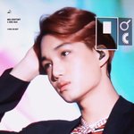 [카이] 오늘 럽라할때 종인이 비틀거렸어