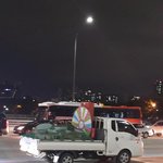 [EXO] 어제 게임판 퇴근길 플뷰.<b>jpg</b>
